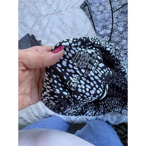 Zyia Lot Of 4 Leggings & Capris Size 4 Gray Ombre Black & White - Picture 3 of 3